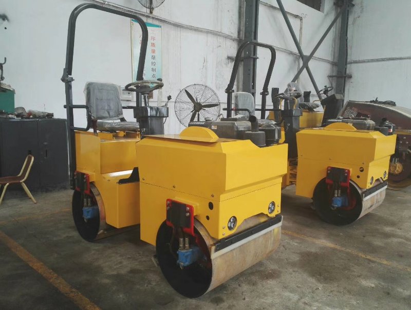 YZS1.3H型1.3噸壓路機(jī)