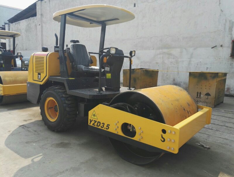 YZD3.5型3.5噸壓路機(jī)